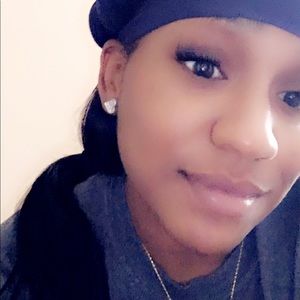 Meet your Posher, Maya